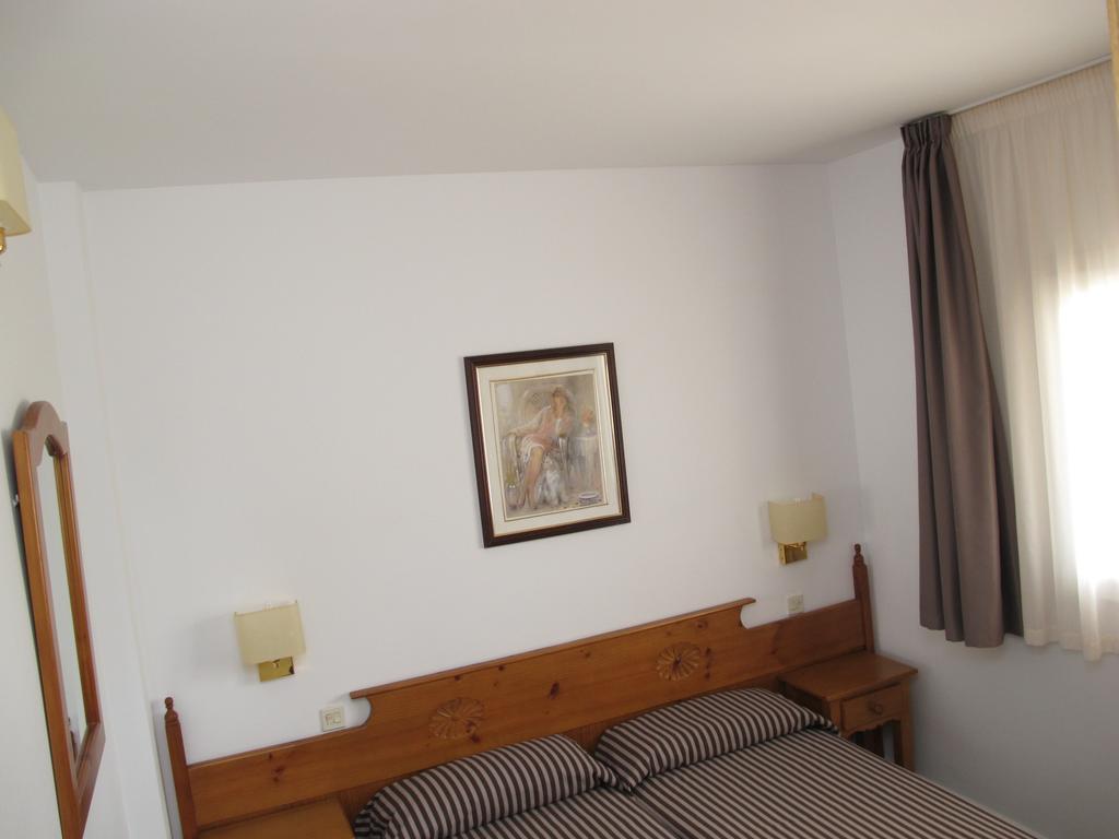 Apartamentos Santi يوريت دي مار الغرفة الصورة