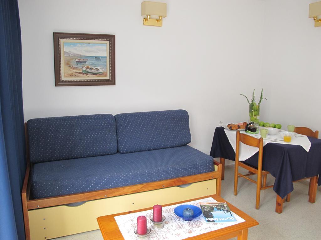 Apartamentos Santi يوريت دي مار الغرفة الصورة